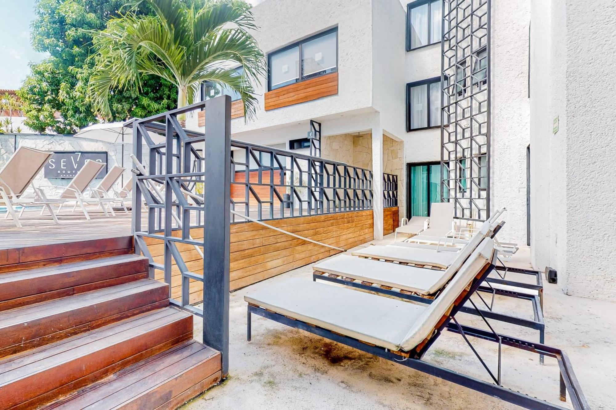 Seven Boutique #1 Aparthotel Cancun Exterior photo